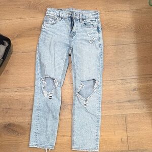 American Eagle Outfitters Light Blue Distressed Boyfriend Jeans